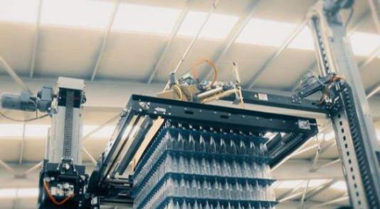 世界最大玻璃厂的脆弱命脉 一次停电如何摧毁全球供应链